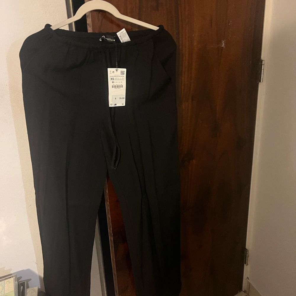 Zara Black Relaxed Fit Trousers